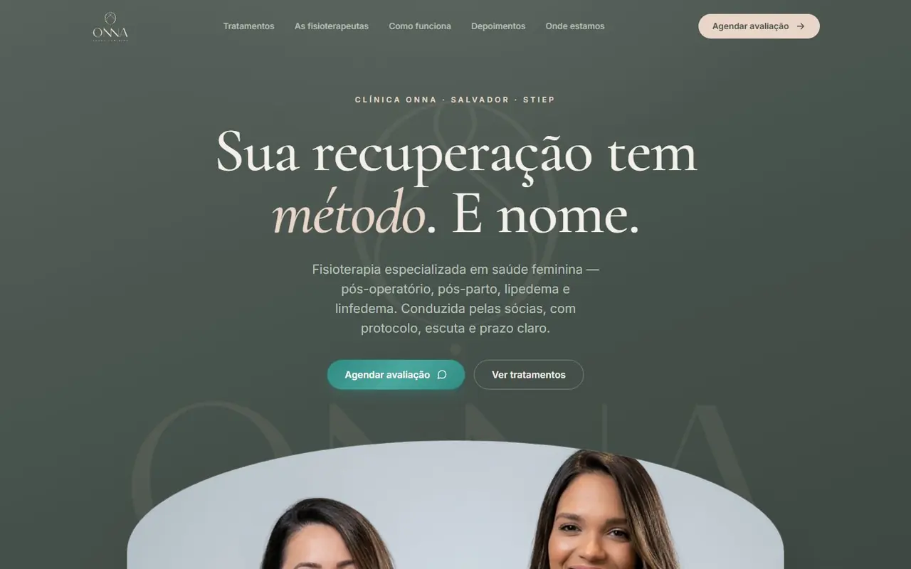 Site da Clínica Onna no computador